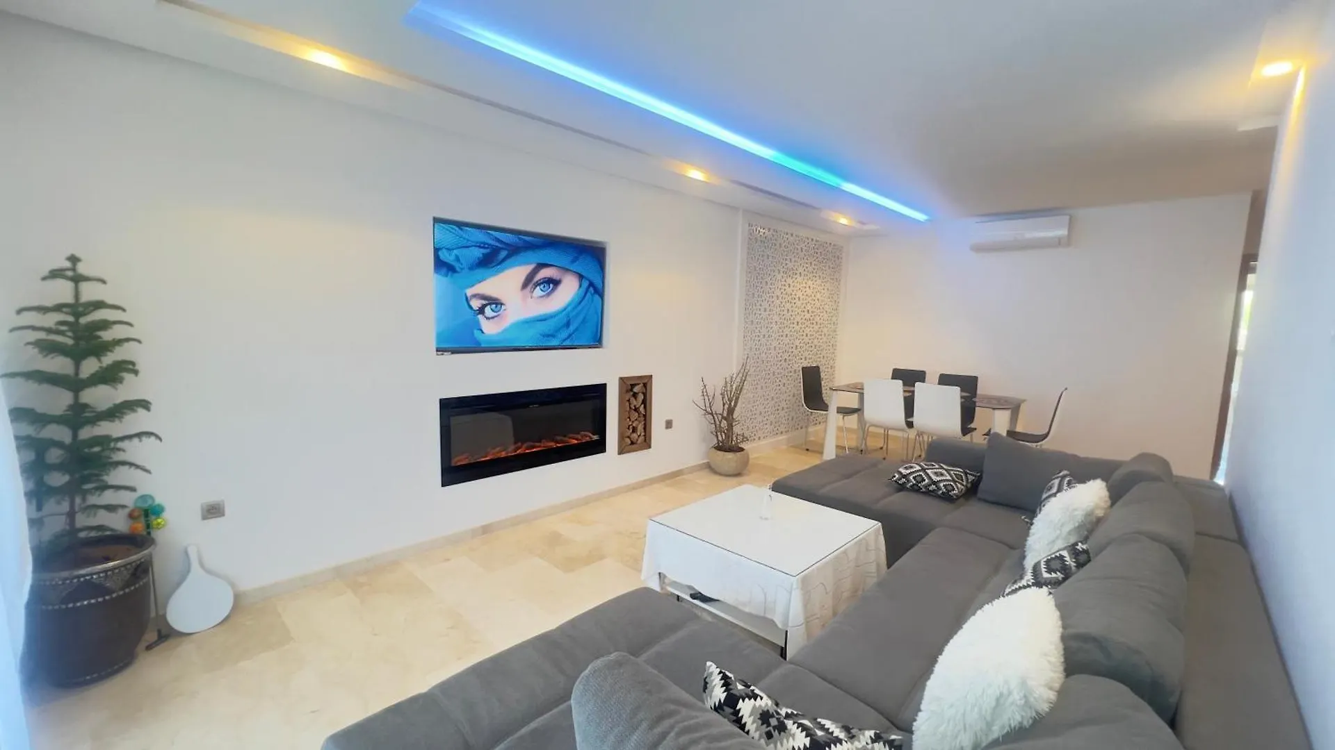 Mini-Villa Situee Dans Une Residence Prestigia A Marrakech, Avec Une Vue Sur La Piscine Et Le Golf Une Securite 24H Sur 24 Et Une Proximite Ideale De L Aeroport 5 Minutes C Est Une Offre Parfaite Pour Des Vacances Marrakesh