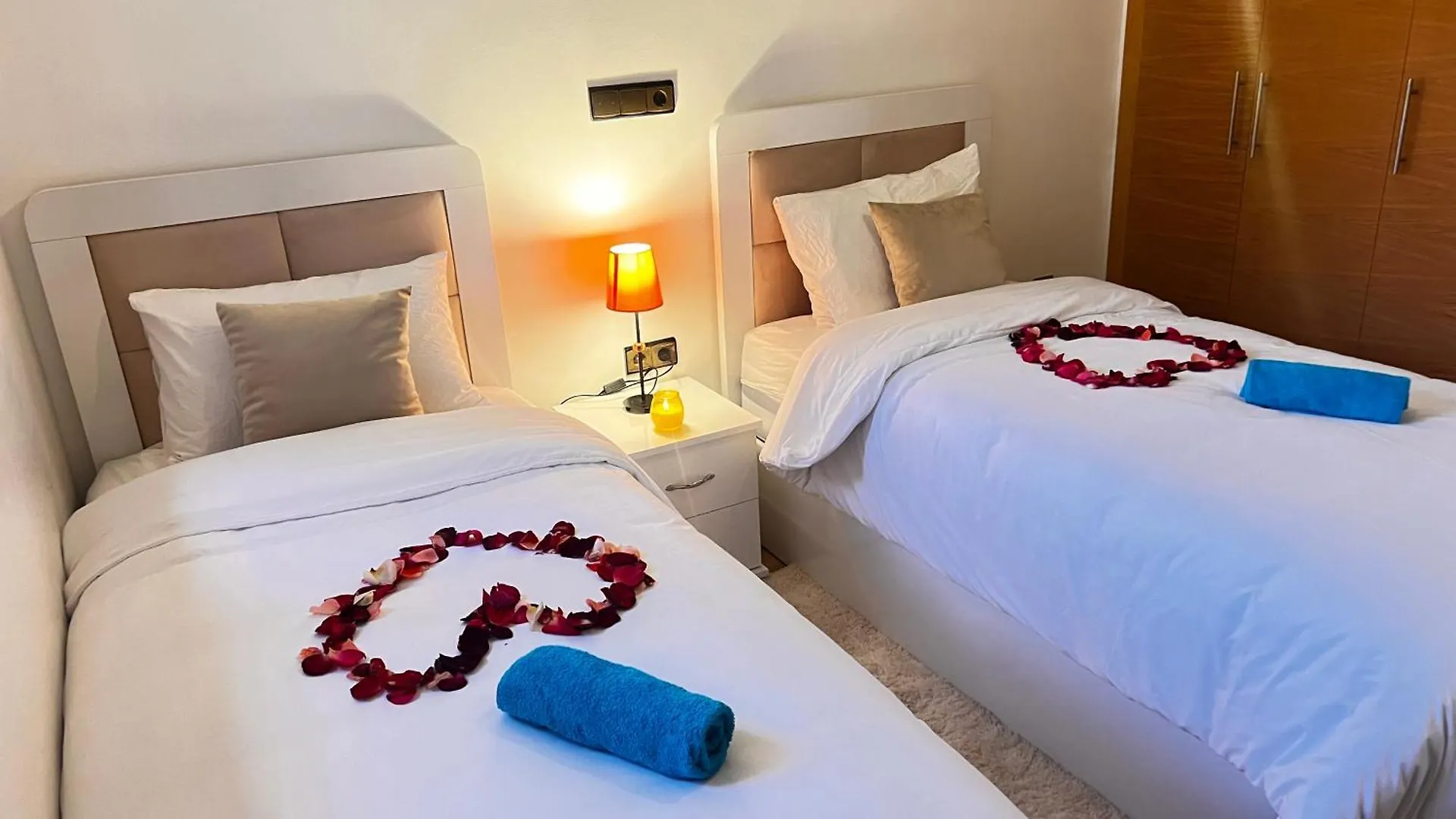 Mini-Villa Situee Dans Une Residence Prestigia A Marrakech, Avec Une Vue Sur La Piscine Et Le Golf Une Securite 24H Sur 24 Et Une Proximite Ideale De L Aeroport 5 Minutes C Est Une Offre Parfaite Pour Des Vacances Marrakesh Apartment