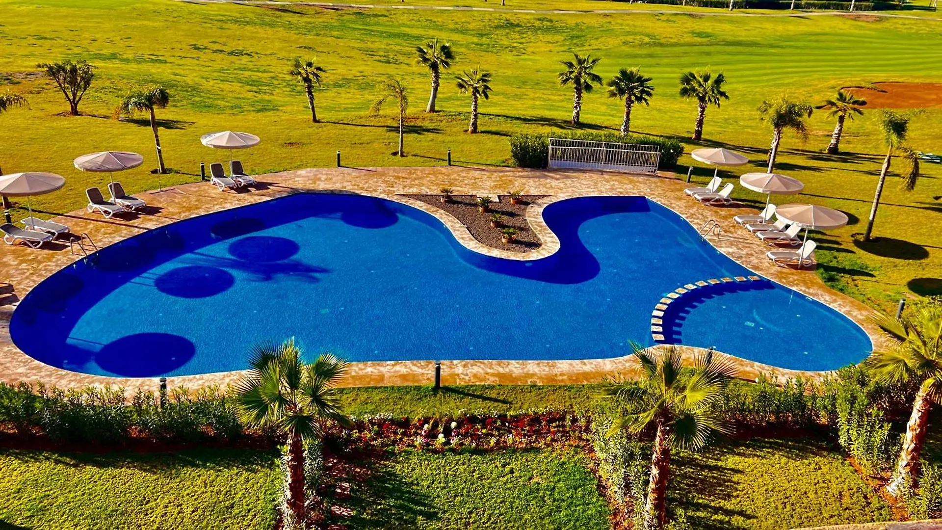 Mini-Villa Situee Dans Une Residence Prestigia A Marrakech, Avec Une Vue Sur La Piscine Et Le Golf Une Securite 24H Sur 24 Et Une Proximite Ideale De L Aeroport 5 Minutes C Est Une Offre Parfaite Pour Des Vacances Marrakesh Apartment