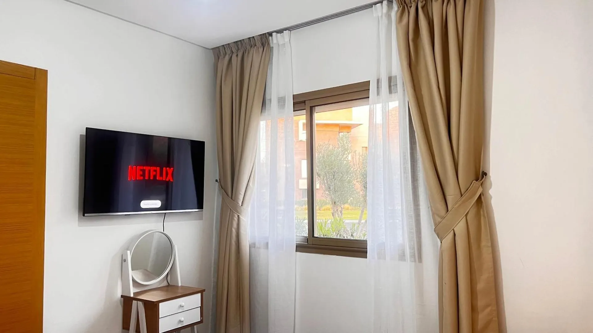 Mini-Villa Situee Dans Une Residence Prestigia A Marrakech, Avec Une Vue Sur La Piscine Et Le Golf Une Securite 24H Sur 24 Et Une Proximite Ideale De L Aeroport 5 Minutes C Est Une Offre Parfaite Pour Des Vacances Marrakesh 0*,  Morocco